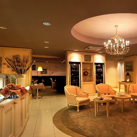 Ξενοδοχείο Gran Paradiso 4*